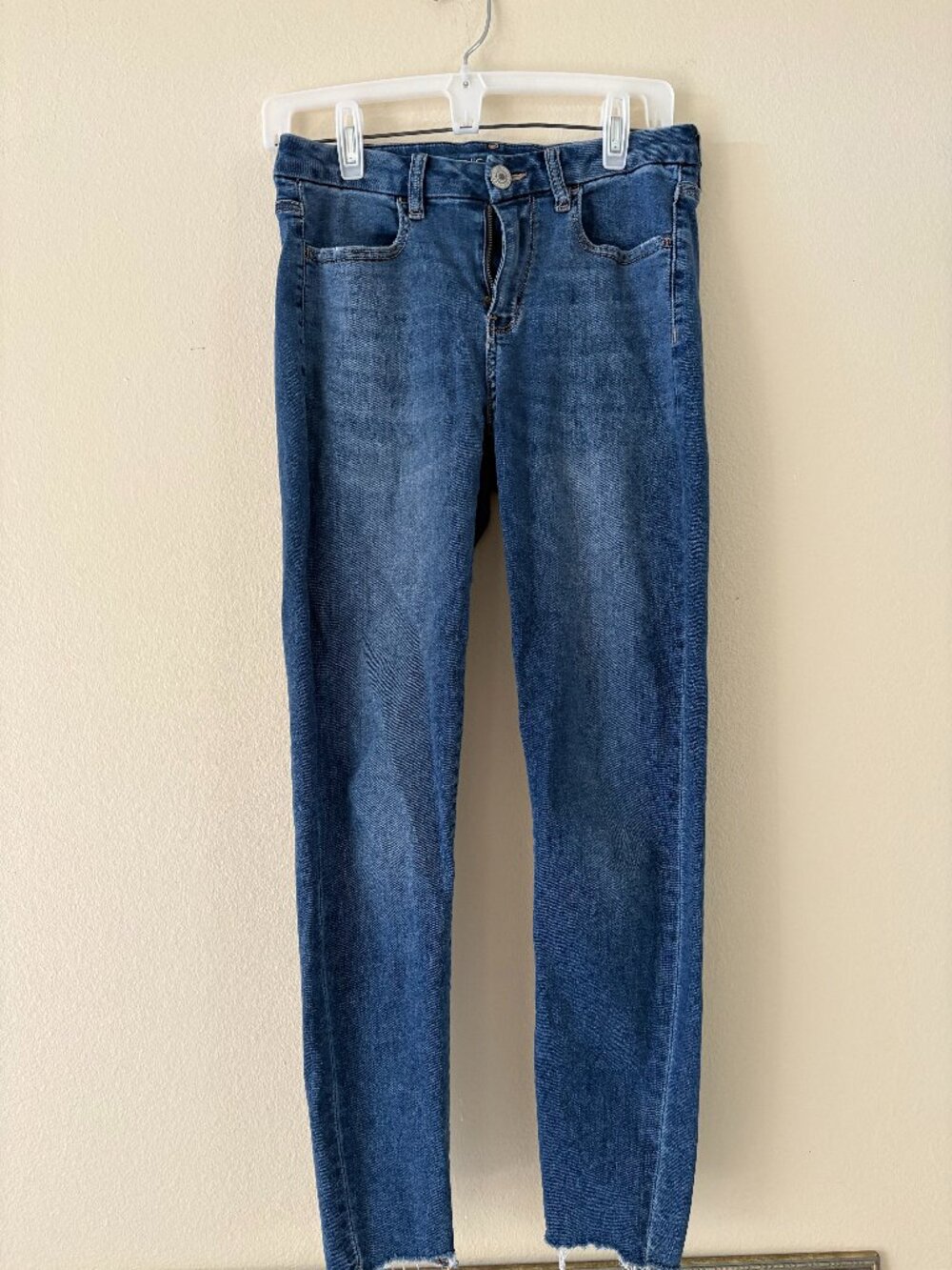 Classic American Eagle Med/Light Washed Next Level Stretch Skinny Jeans Size 6